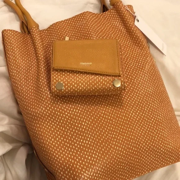 Hammitt Bags Hammitt Oliver Shoulder Bag In Apricot Tan Nwt